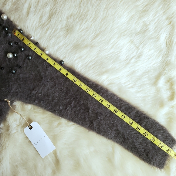 Leith Faux-Fur Embellished Beaded Gray Sweater M NWT - Picture 13 of 13